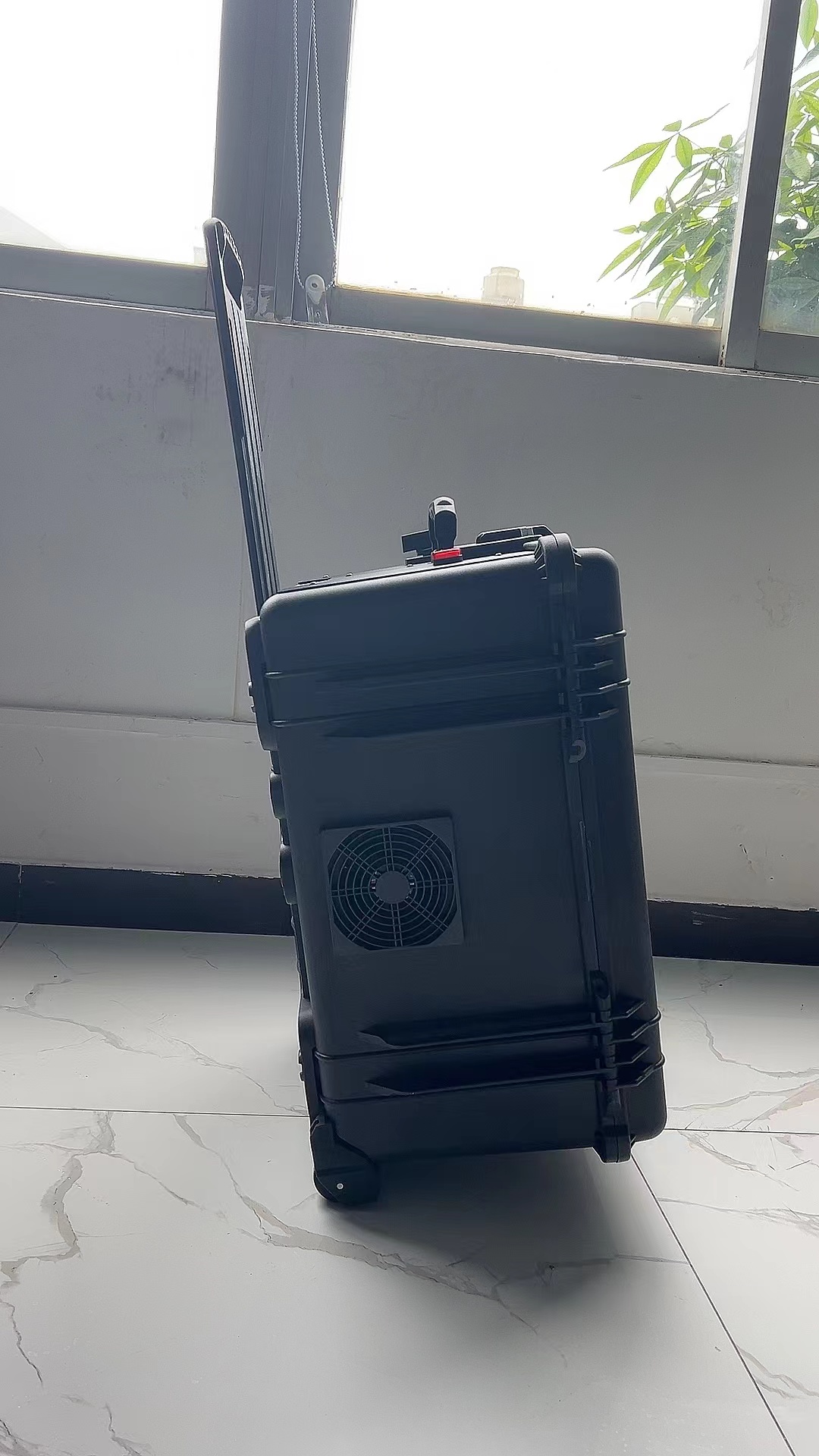 华龙手拉箱型移动通信干扰器